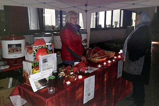 Stand auf dem Friedrichsmarkt in Tübingen Stand auf dem Friedrichsmarkt in Tübingen