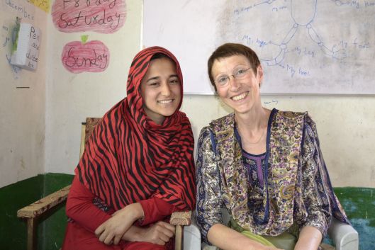 Monika Schneid besucht die Mädchenschule im Bagrot Tal