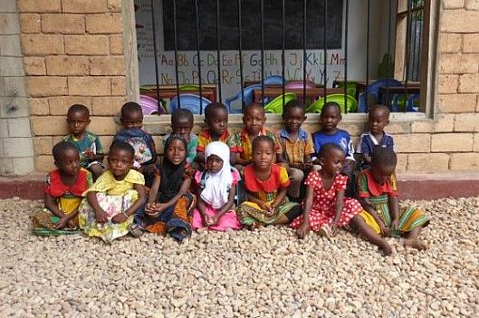 Die Kindergartengruppe vor dem Gruppenraum Die Kindergartengruppe vor dem Gruppenraum