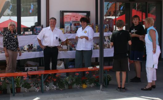 Tombolastand beim Backhausfest